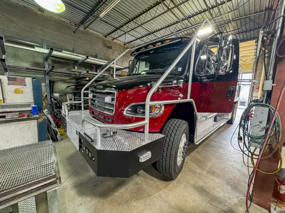 Rear module view with chevron panel pieces, photo 25 of 303.